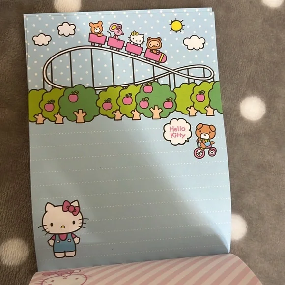 Hello Kitty Note Pad - Picture 4 of 9